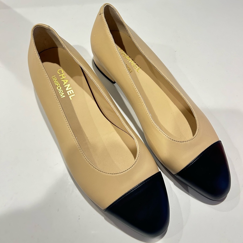 Chanel Beige and Black Women's Ballerinas.